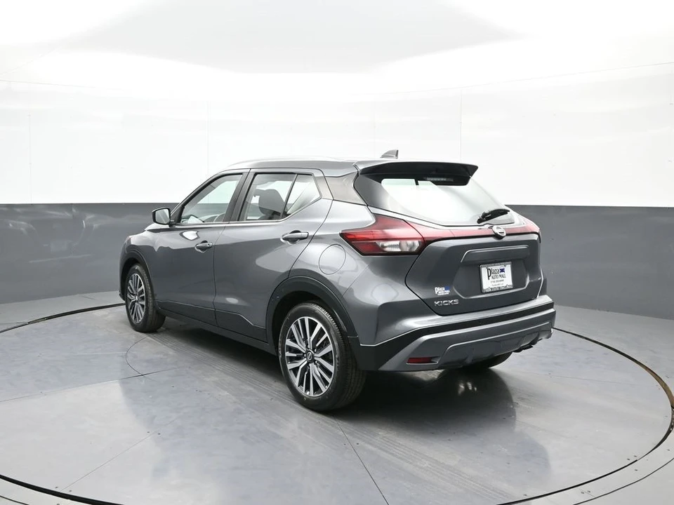 2021 Nissan Kicks - Image 8 of 12