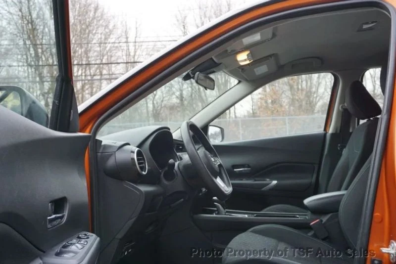 2021 Nissan Kicks - Image 10 of 12