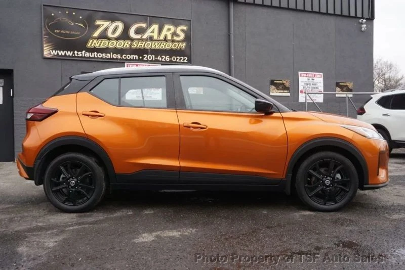 2021 Nissan Kicks - Image 8 of 12