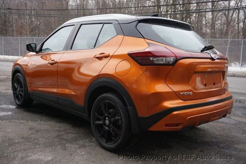 2021 Nissan Kicks - Image 5 of 12