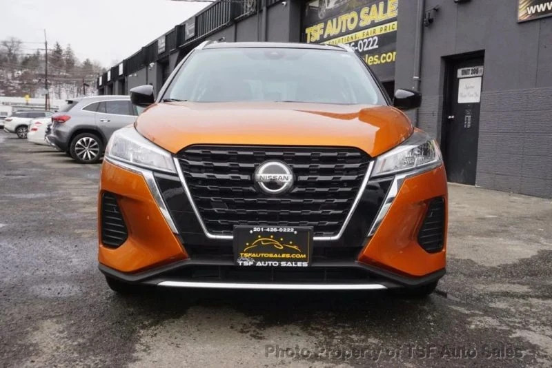 2021 Nissan Kicks - Image 2 of 12