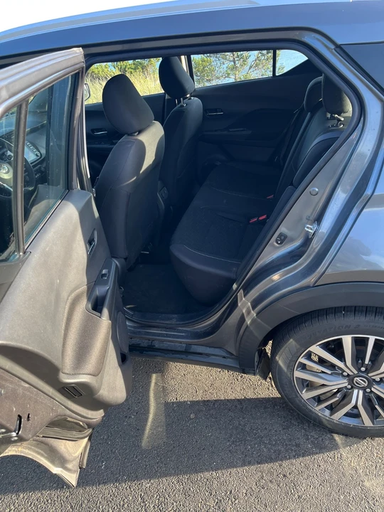 2021 Nissan Kicks - Image 2 of 11