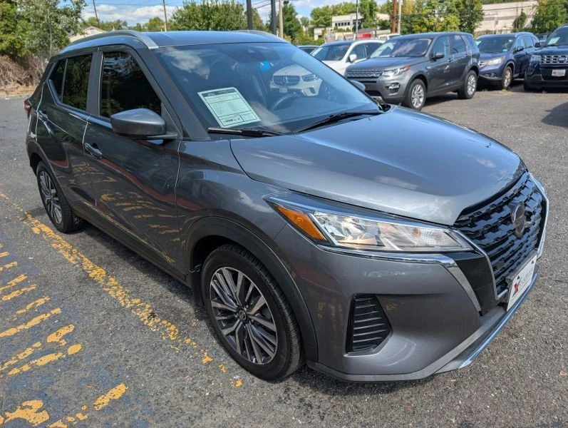 2021 Nissan Kicks - Image 4 of 12
