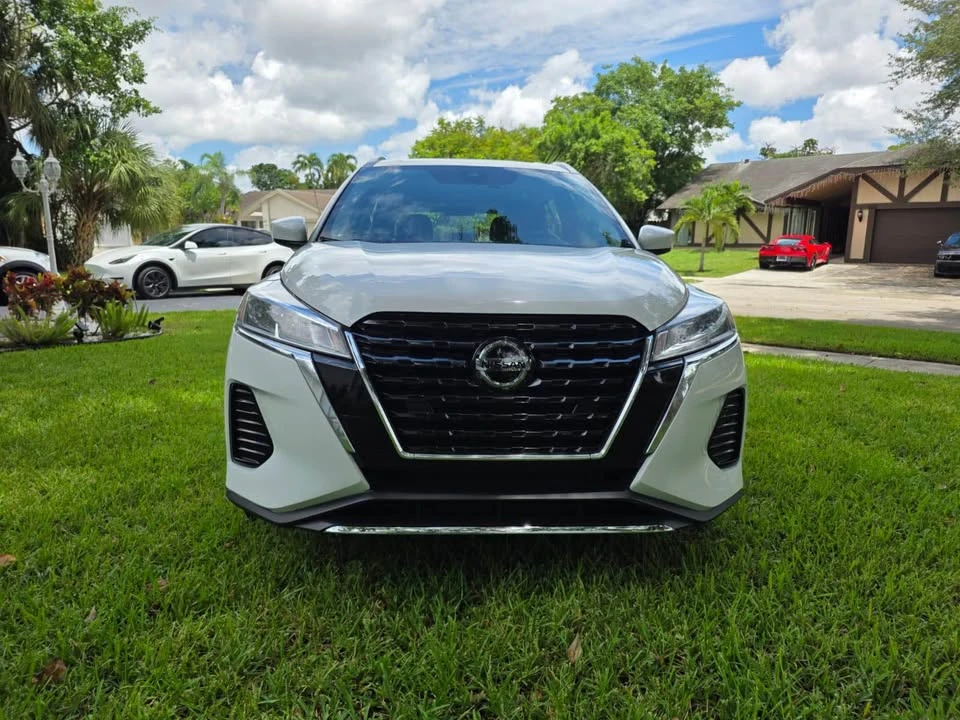 2021 Nissan Kicks - Image 3 of 10