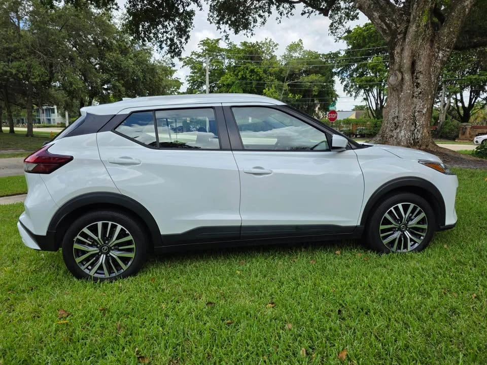 2021 Nissan Kicks - Image 4 of 10