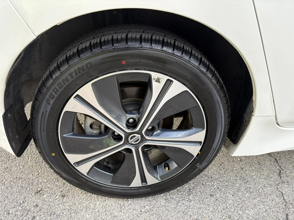 2021 Nissan Leaf - Image 15 of 21