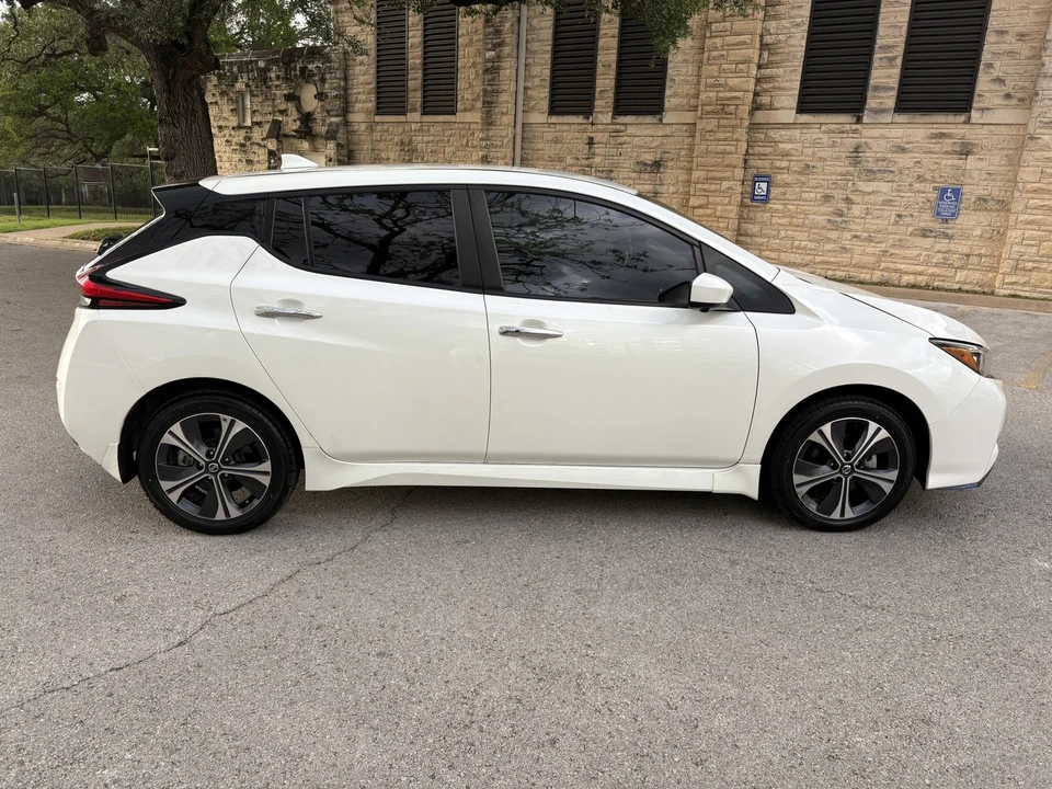 2021 Nissan Leaf - Image 9 of 21