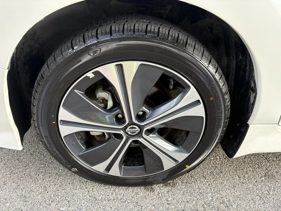 2021 Nissan Leaf - Image 13 of 21