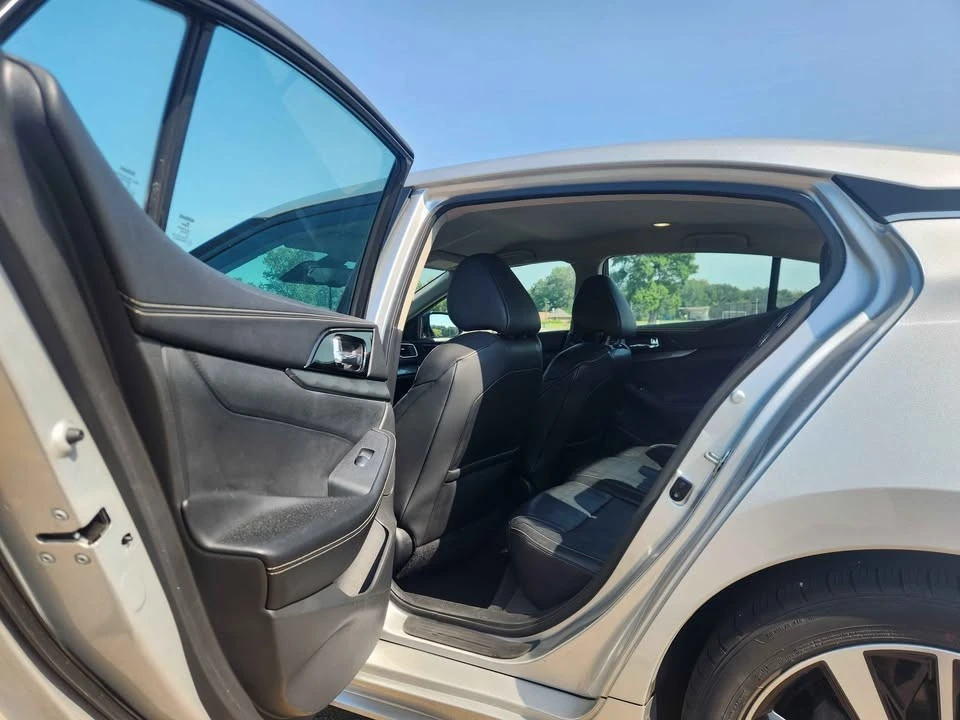 2021 Nissan Maxima 8th Gen - Image 10 of 19