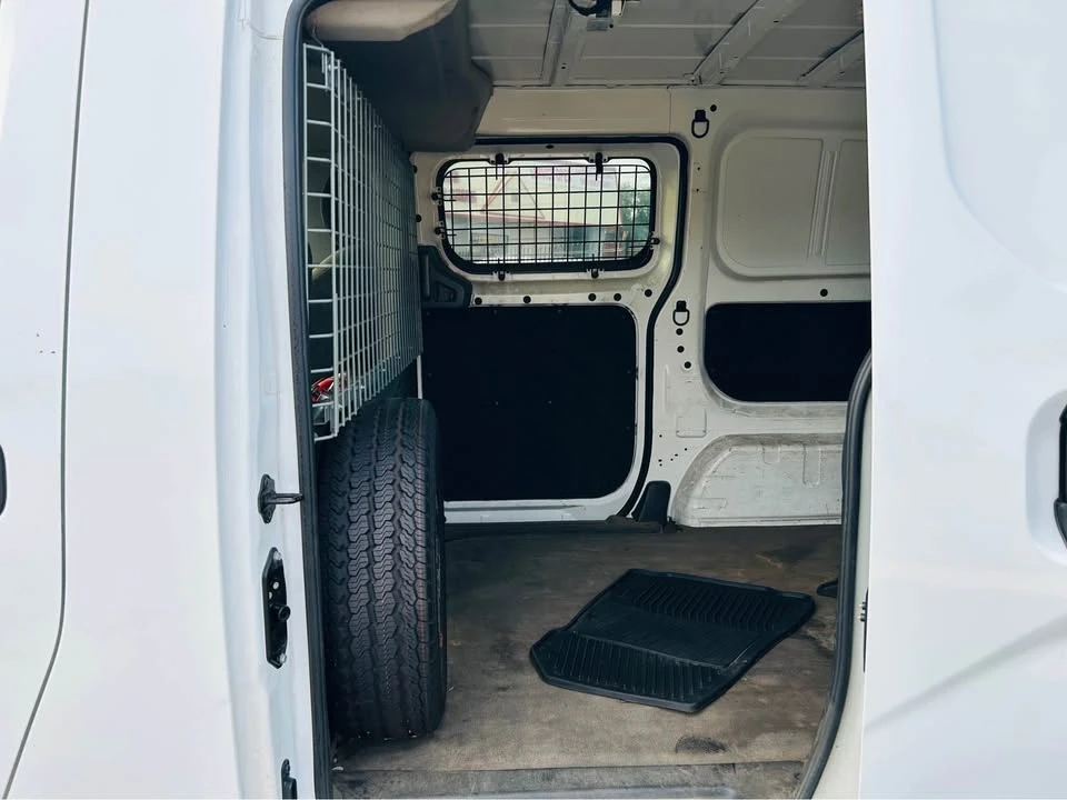 2021 Nissan NV - Image 14 of 15