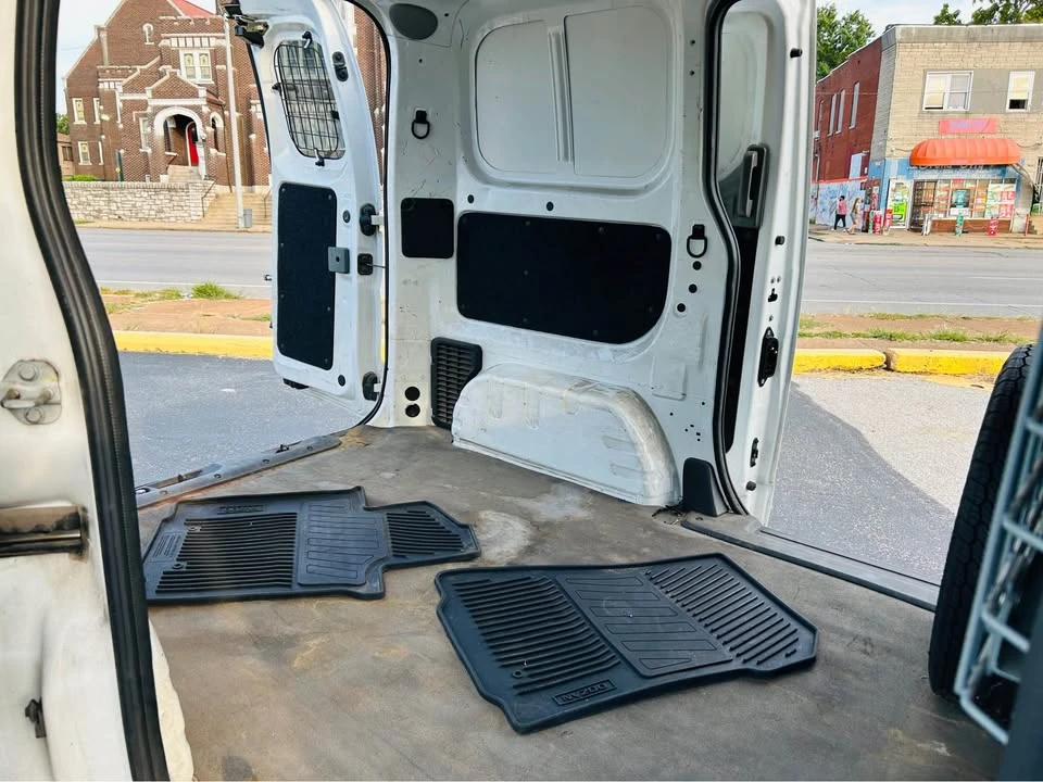 2021 Nissan NV - Image 15 of 15