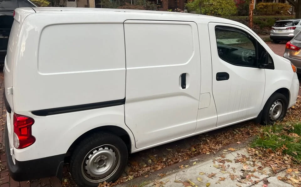 2021 Nissan NV - Image 10 of 12