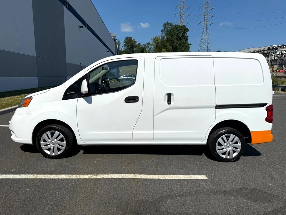 2021 Nissan NV - Image 8 of 12