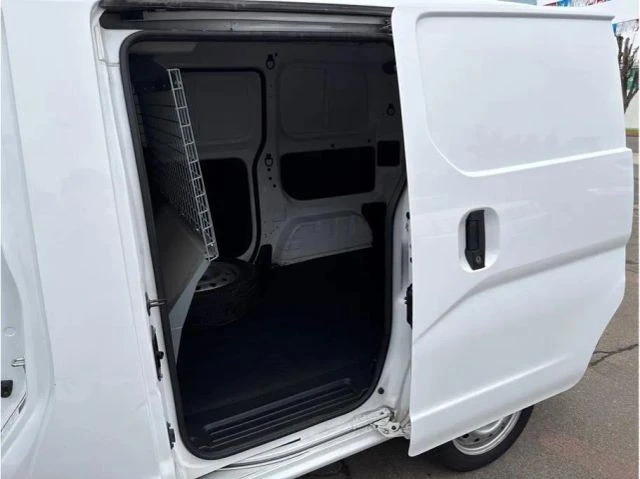 2021 Nissan NV - Image 9 of 10