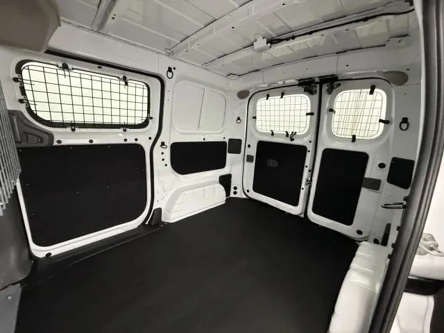 2021 Nissan NV - Image 10 of 12