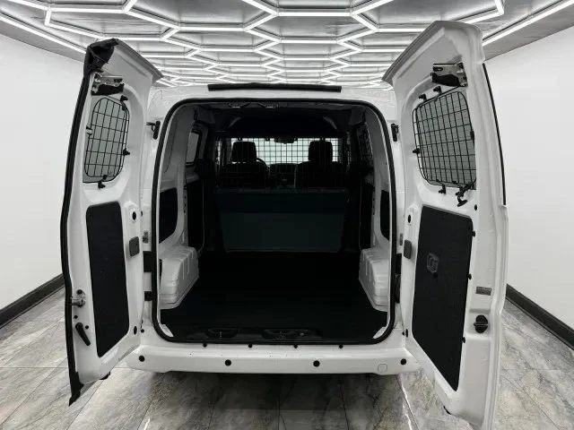 2021 Nissan NV - Image 6 of 12