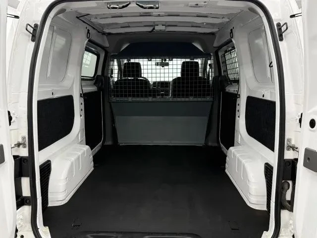 2021 Nissan NV - Image 7 of 12