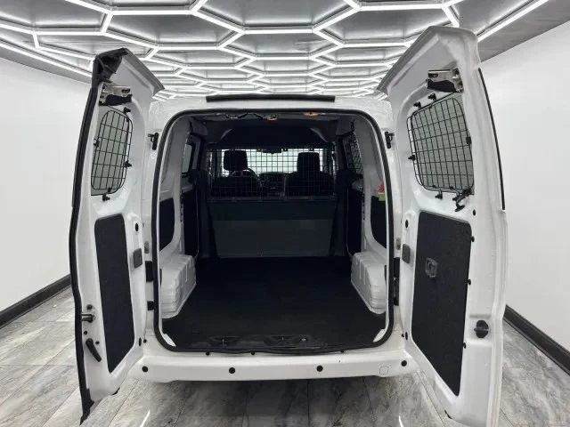 2021 Nissan NV - Image 6 of 12