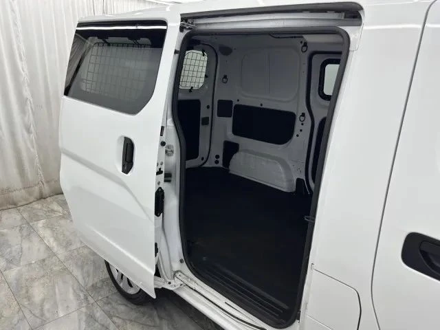 2021 Nissan NV - Image 8 of 12