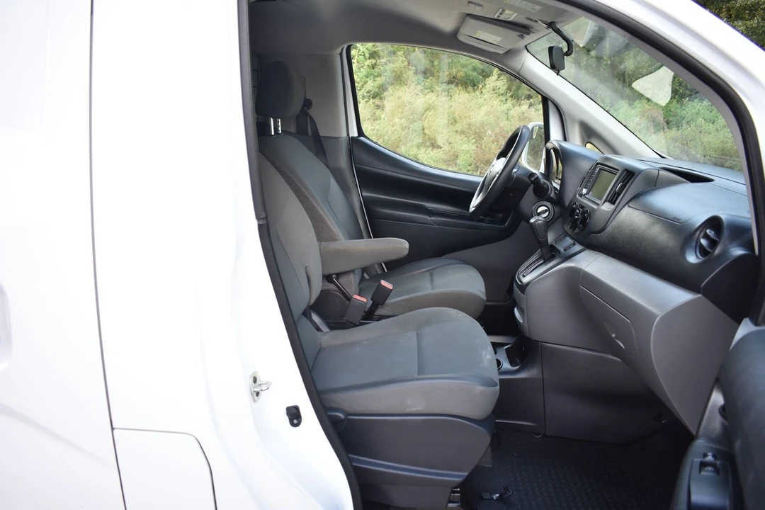 2021 Nissan NV - Image 16 of 21