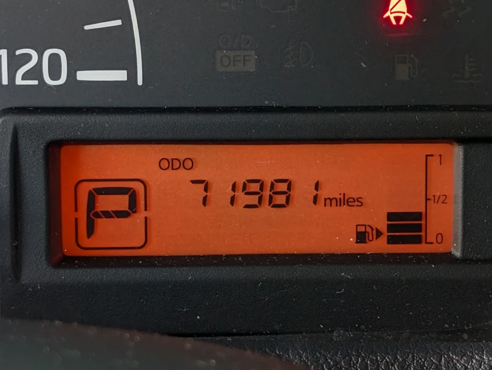 2021 Nissan - Image 19 of 21