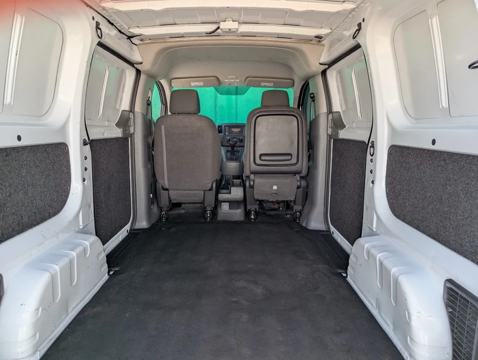 2021 Nissan - Image 13 of 21