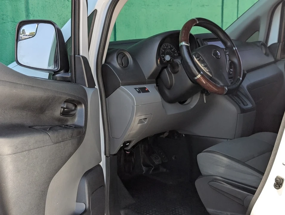 2021 Nissan - Image 15 of 21