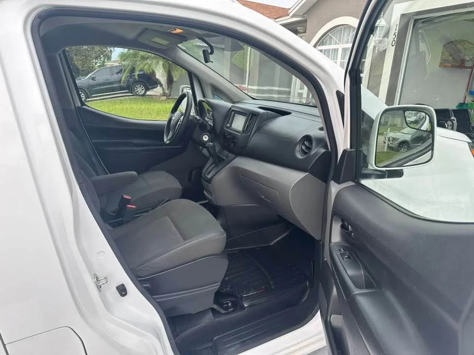 2021 Nissan - Image 9 of 14