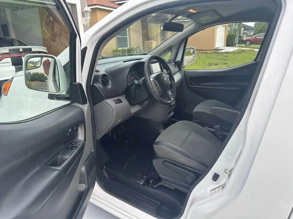 2021 Nissan - Image 8 of 14