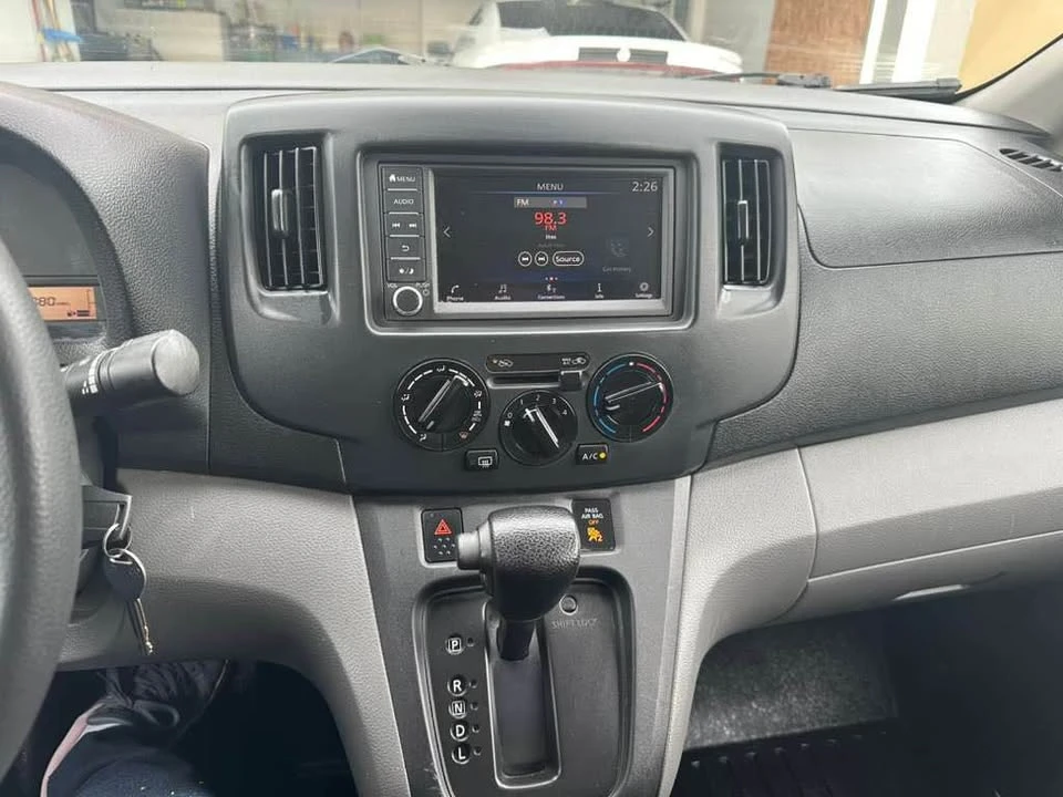 2021 Nissan - Image 11 of 14
