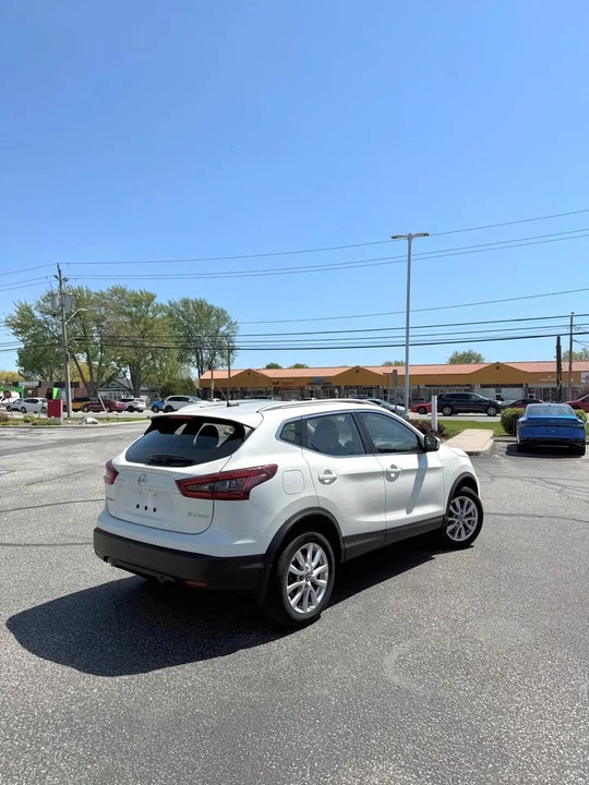 2021 Nissan - Image 4 of 7