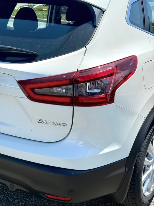 2021 Nissan - Image 3 of 7