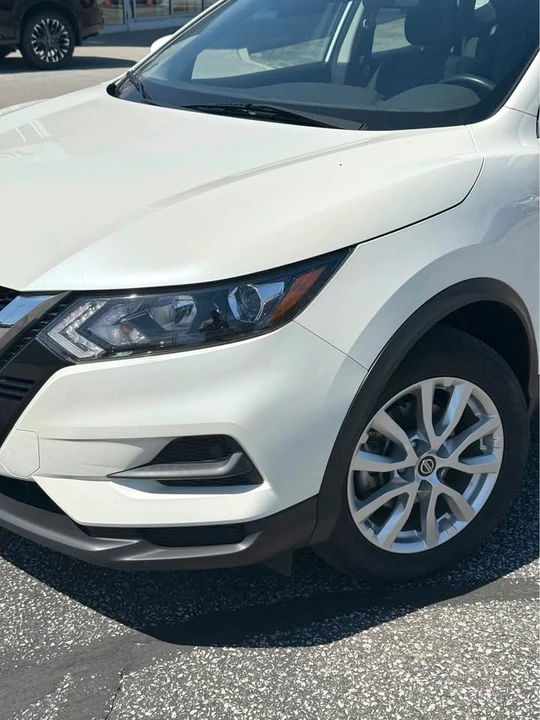 2021 Nissan - Image 2 of 7