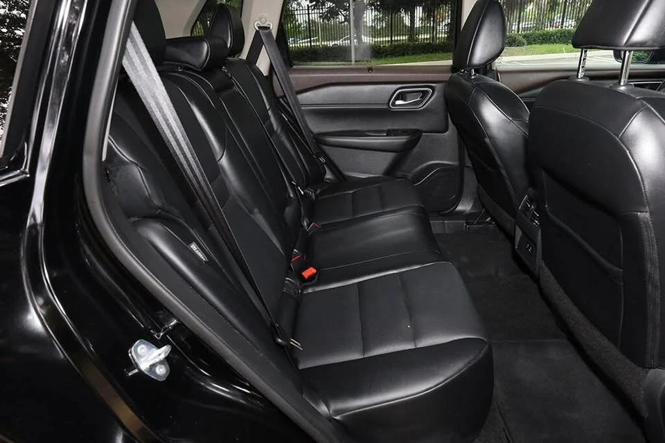 2021 Nissan Rogue - Image 15 of 20