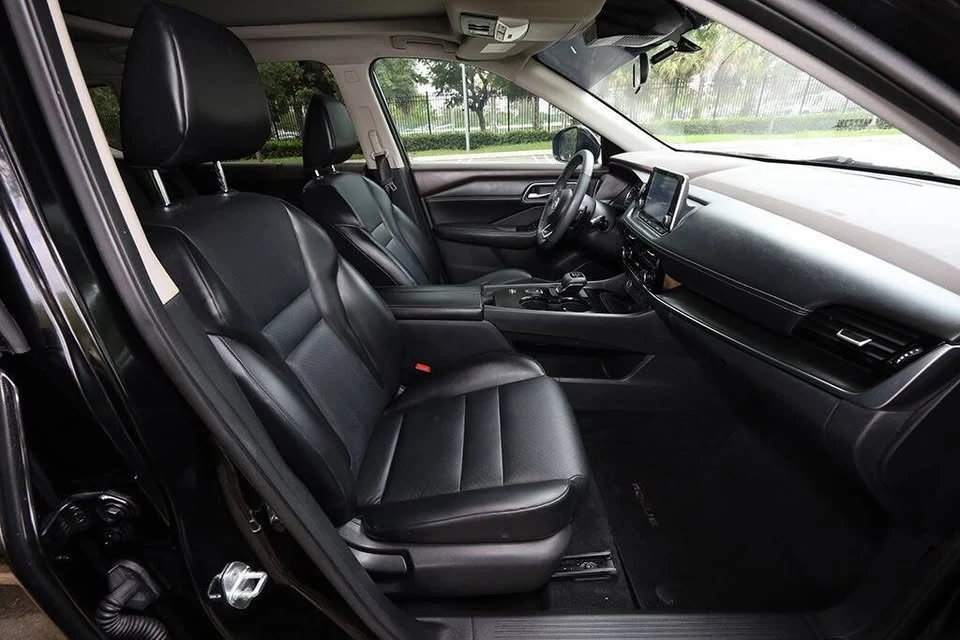 2021 Nissan Rogue - Image 13 of 20