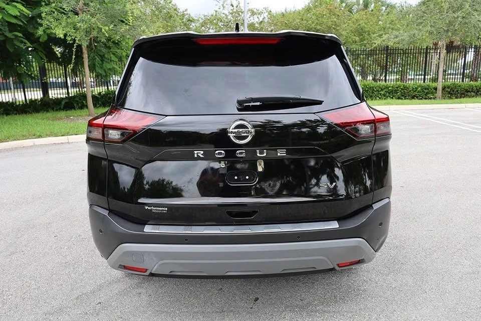 2021 Nissan Rogue - Image 10 of 20