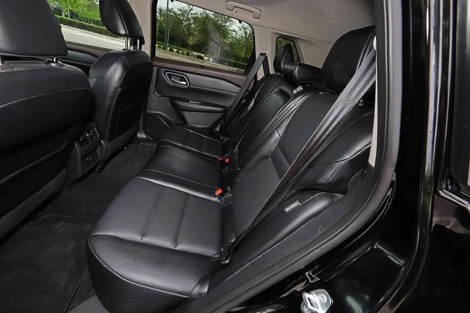 2021 Nissan Rogue - Image 14 of 20