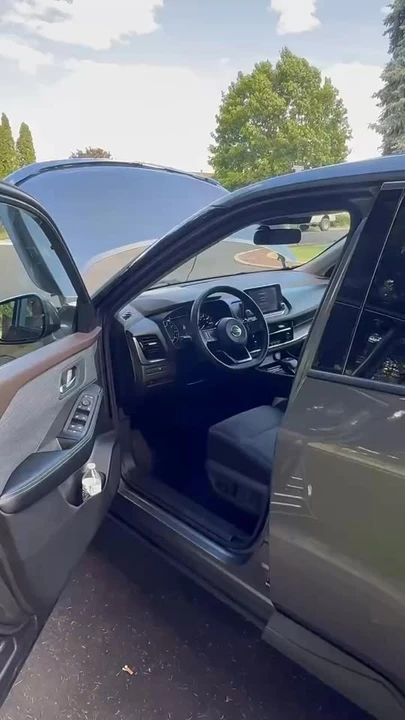 2021 Nissan Rogue - Image 10 of 10
