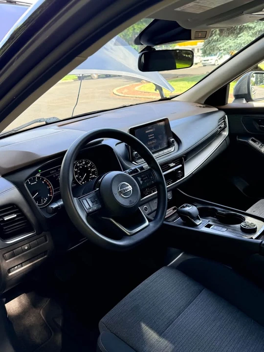 2021 Nissan Rogue - Image 3 of 10