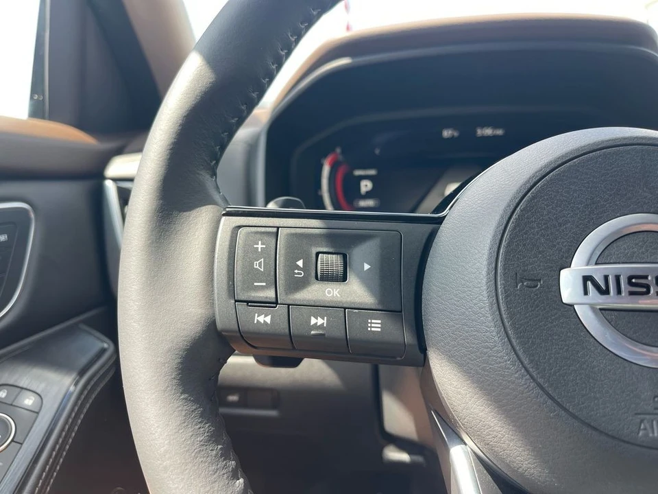 2021 Nissan Rogue - Image 17 of 21