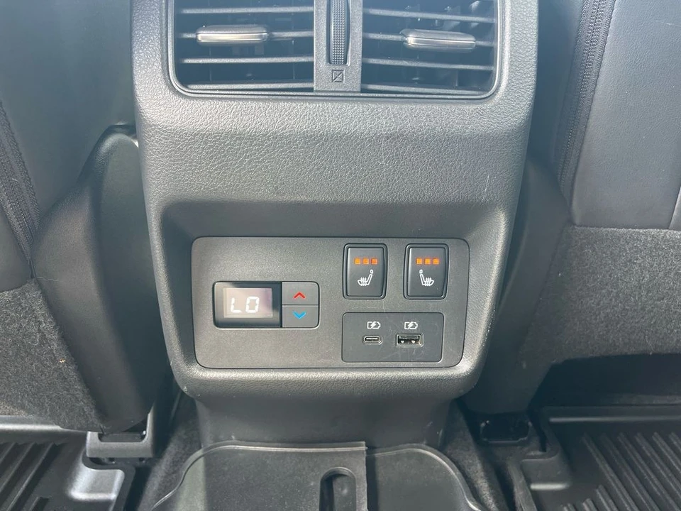 2021 Nissan Rogue - Image 14 of 21