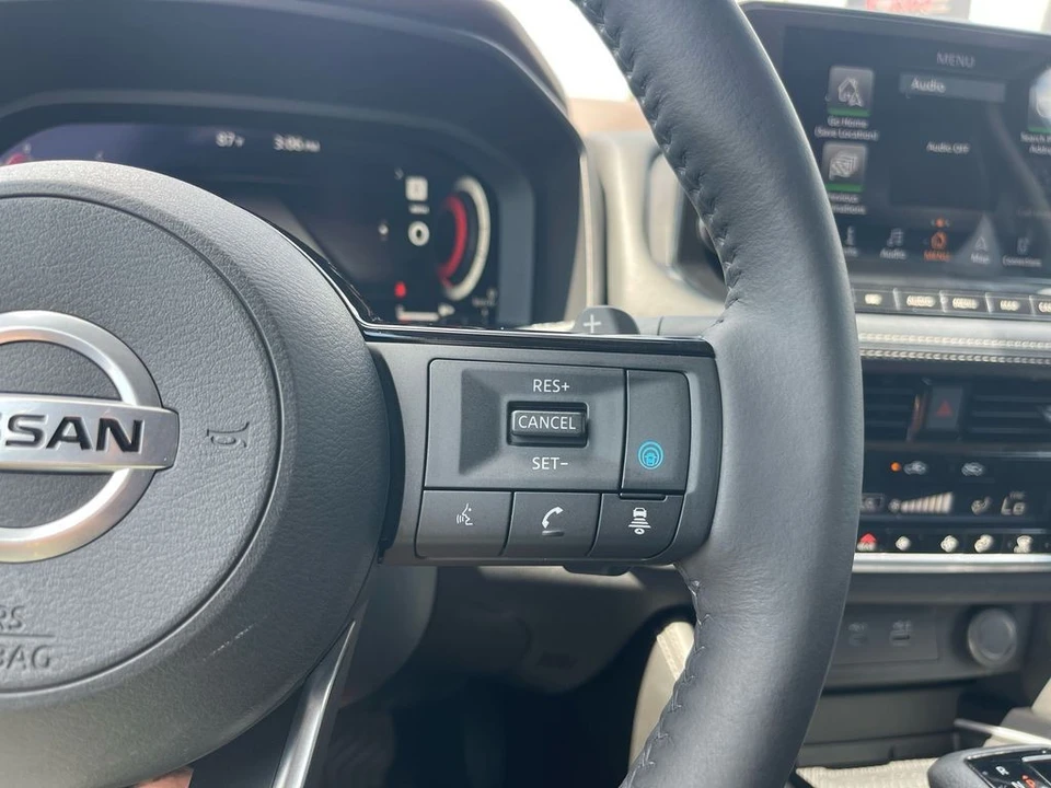 2021 Nissan Rogue - Image 18 of 21