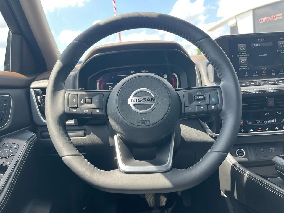 2021 Nissan Rogue - Image 16 of 21