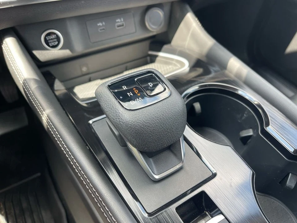 2021 Nissan Rogue - Image 19 of 21