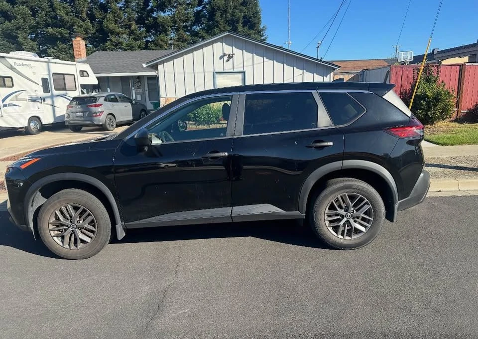 2021 Nissan Rogue - Image 3 of 4