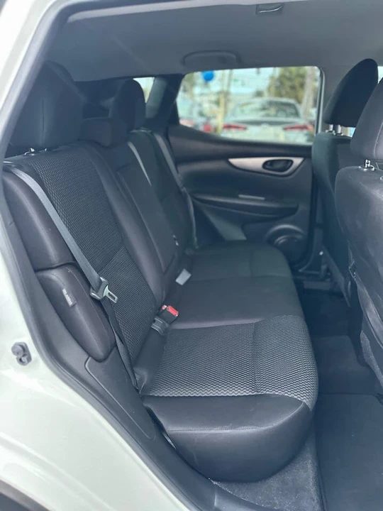 2021 Nissan Rogue - Image 13 of 21