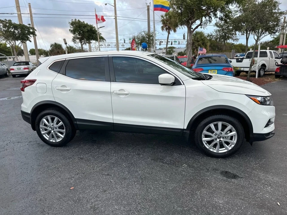 2021 Nissan Rogue - Image 7 of 21