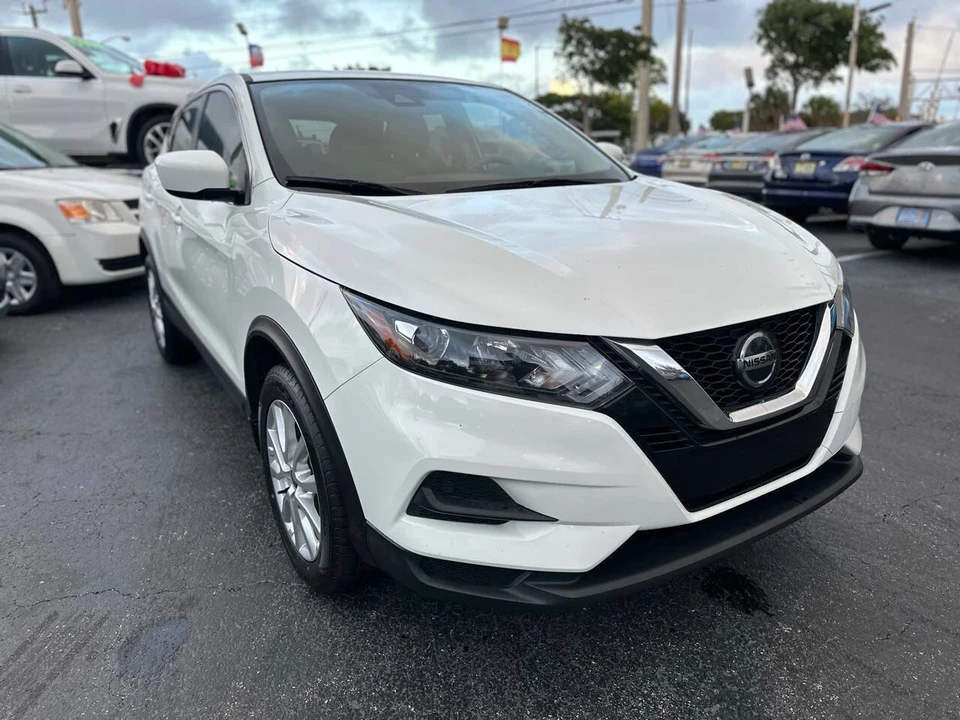 2021 Nissan Rogue - Image 8 of 21