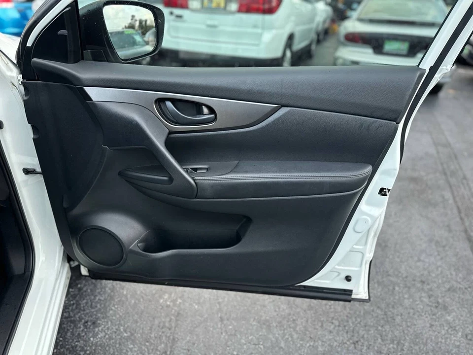 2021 Nissan Rogue - Image 14 of 21
