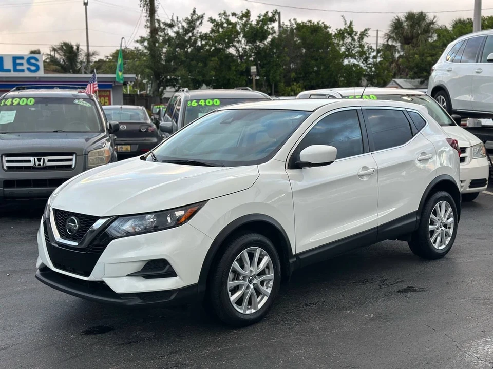 2021 Nissan Rogue - Image 2 of 21